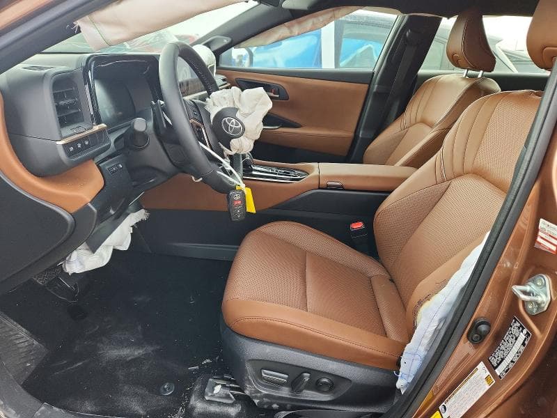 2025 TOYOTA CROWN SIGNIA LIMITED 7
