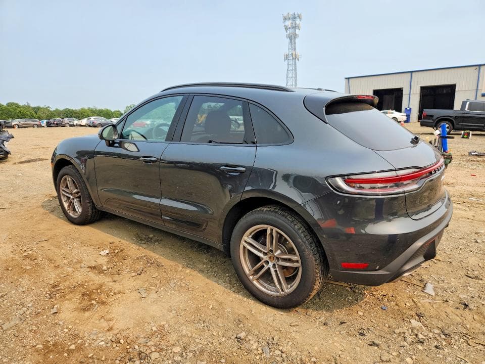 2026 PORSCHE MACAN BASE 2