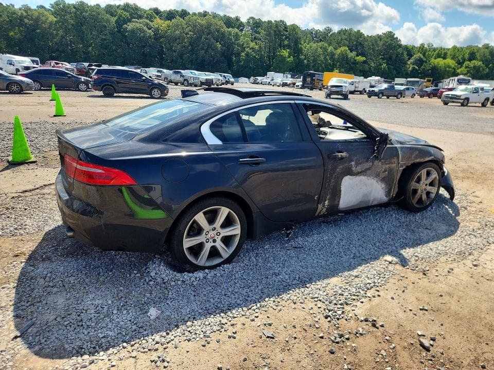 2018 JAGUAR XE PREMIUM 3