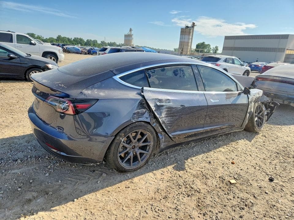 2018 TESLA MODEL 3 3