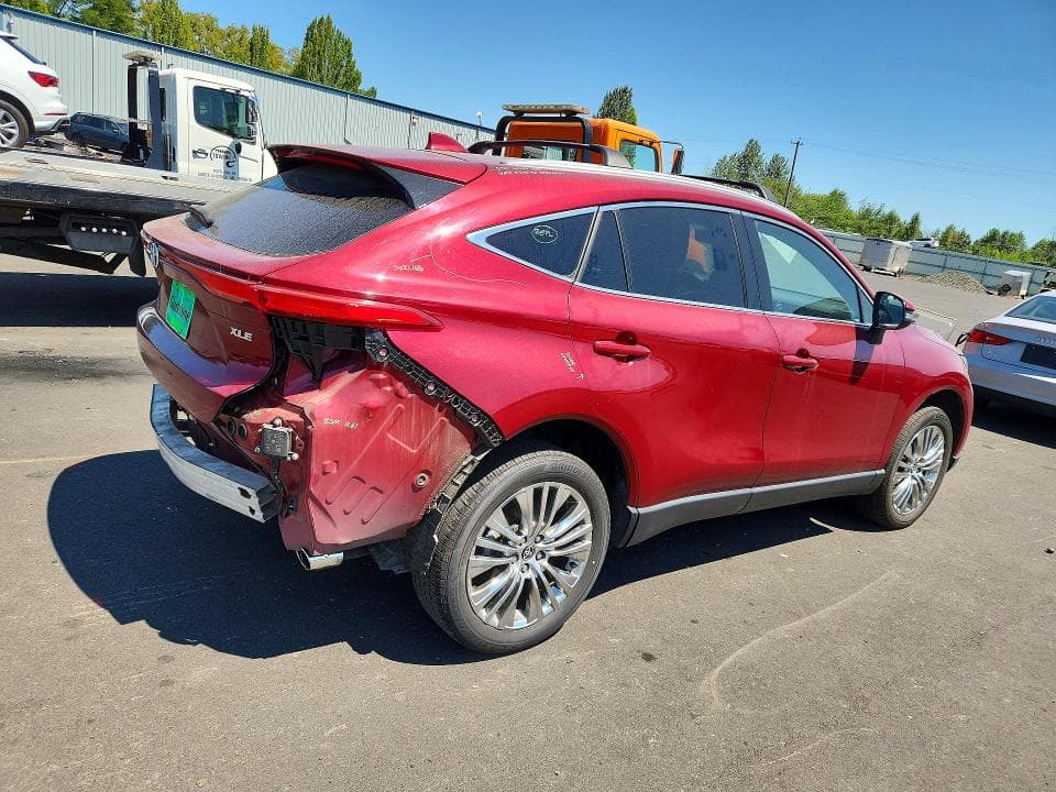 2024 TOYOTA VENZA XLE 3