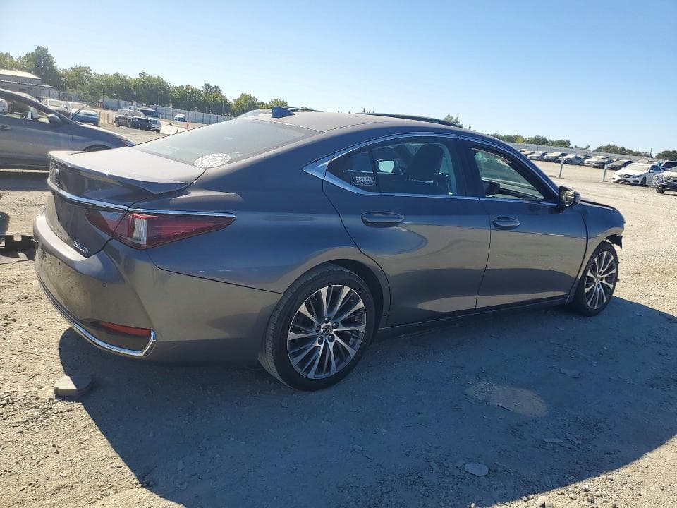 2021 LEXUS ES 300H 3