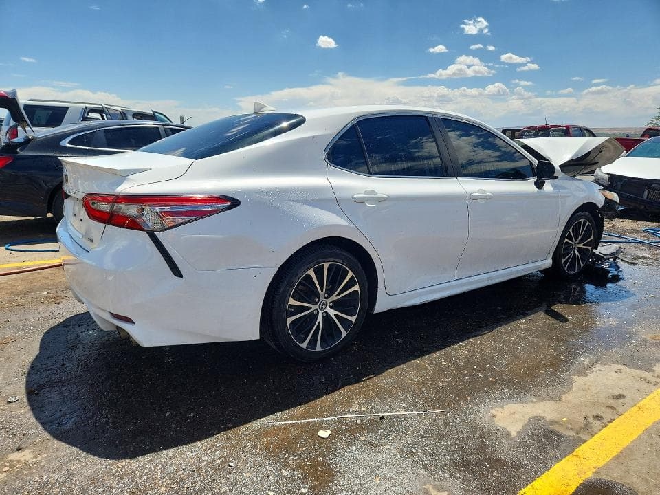 2019 TOYOTA CAMRY SE 3