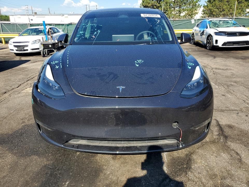 2025 TESLA MODEL Y 5