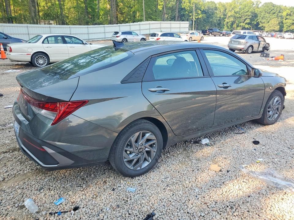 2026 HYUNDAI ELANTRA HYBRID BLUE 3