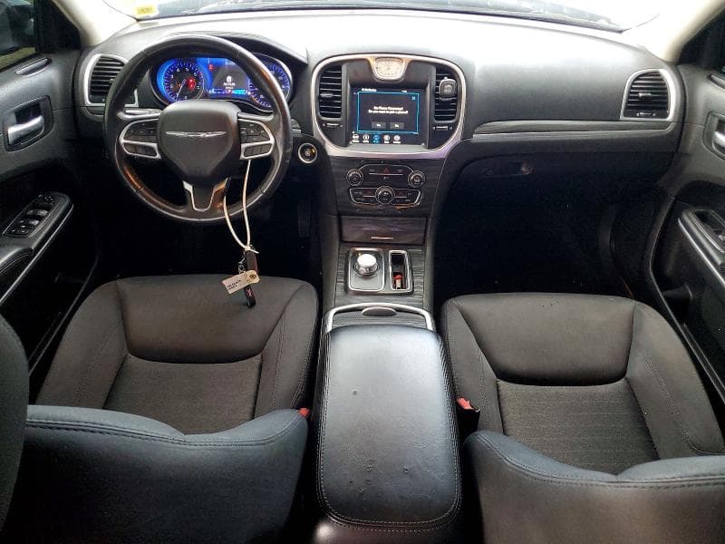 2021 CHRYSLER 300 TOURING 8