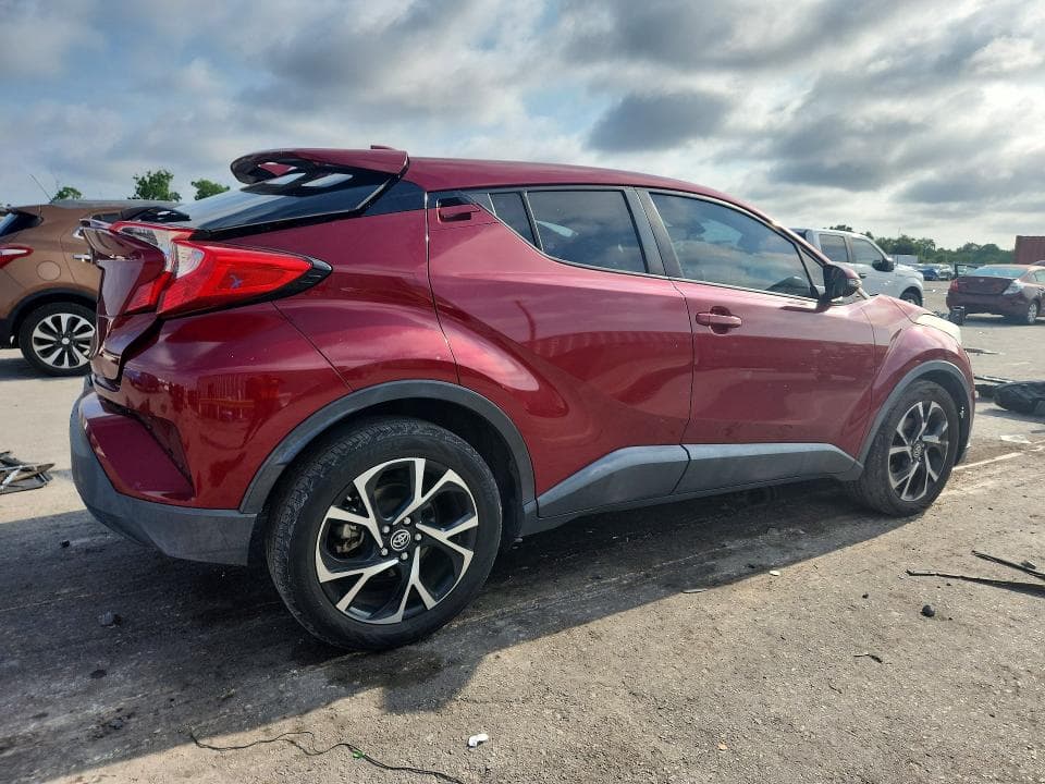 2019 TOYOTA C-HR XLE 3
