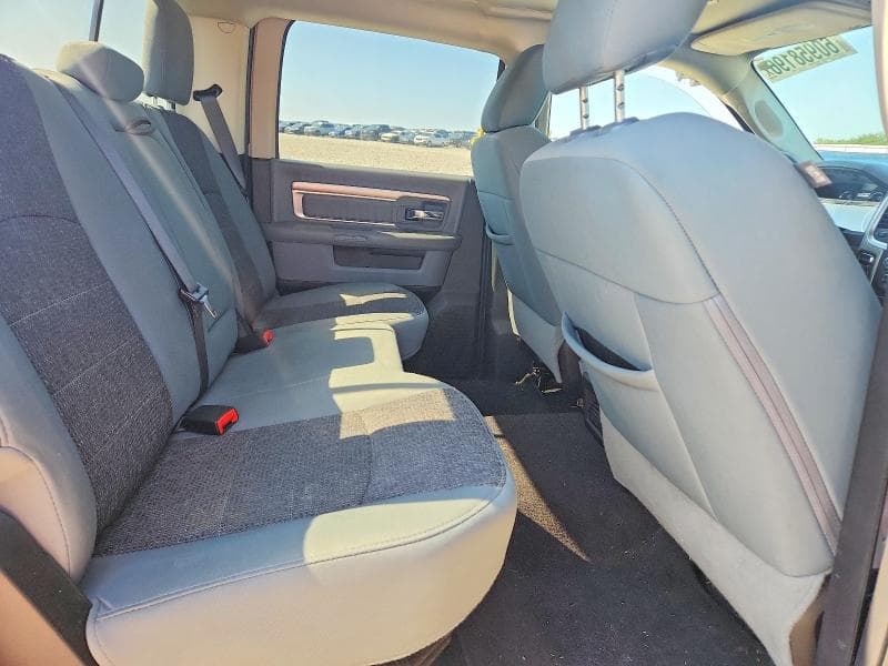 2019 RAM 1500 CLASSIC SLT 10