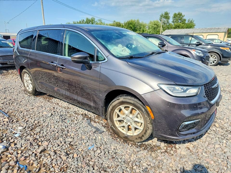 2023 CHRYSLER PACIFICA TOURING L 4