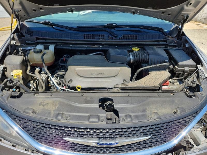 2020 CHRYSLER PACIFICA TOURING L 12