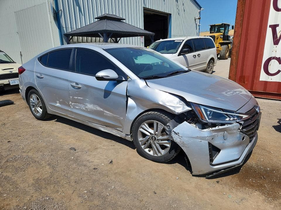 2019 HYUNDAI ELANTRA SE 4