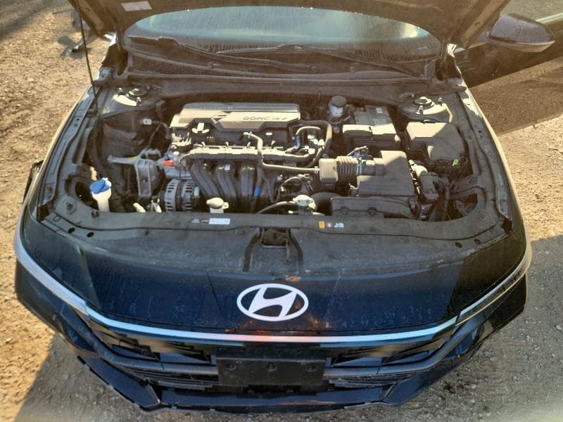 2024 HYUNDAI ELANTRA LUXURY 11