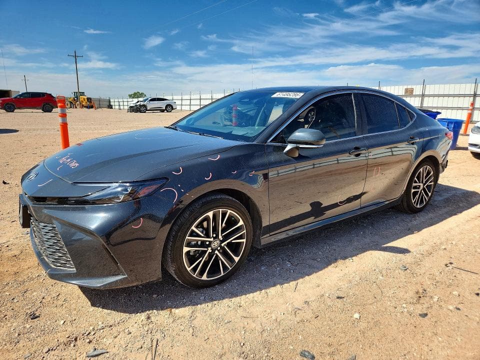 2025 TOYOTA CAMRY XLE - 1