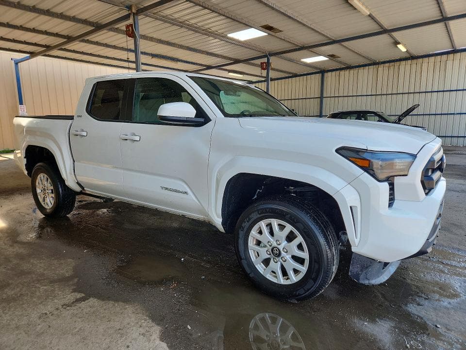 2025 TOYOTA TACOMA SR5 4