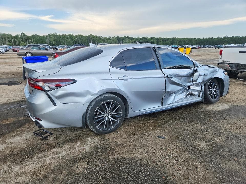 2024 TOYOTA CAMRY SE 3