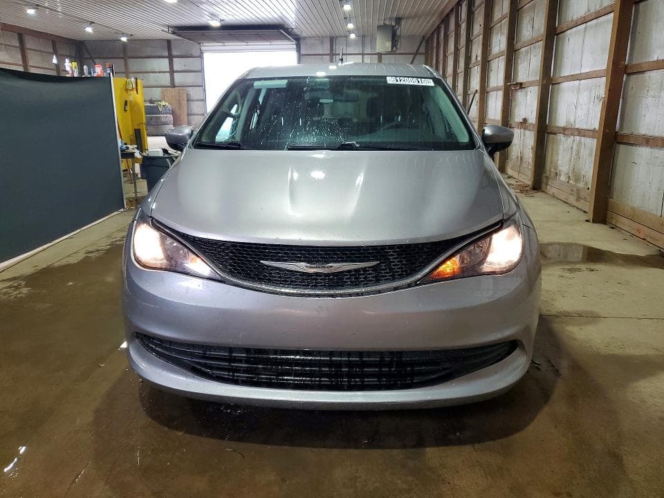 2021 CHRYSLER VOYAGER LX 5