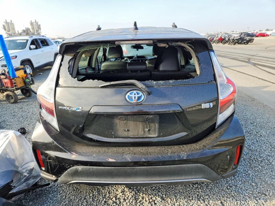2018 TOYOTA PRIUS C FOUR 6