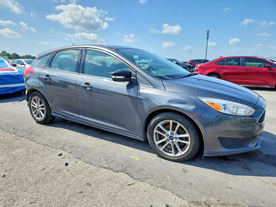 2017 FORD FOCUS SE 4
