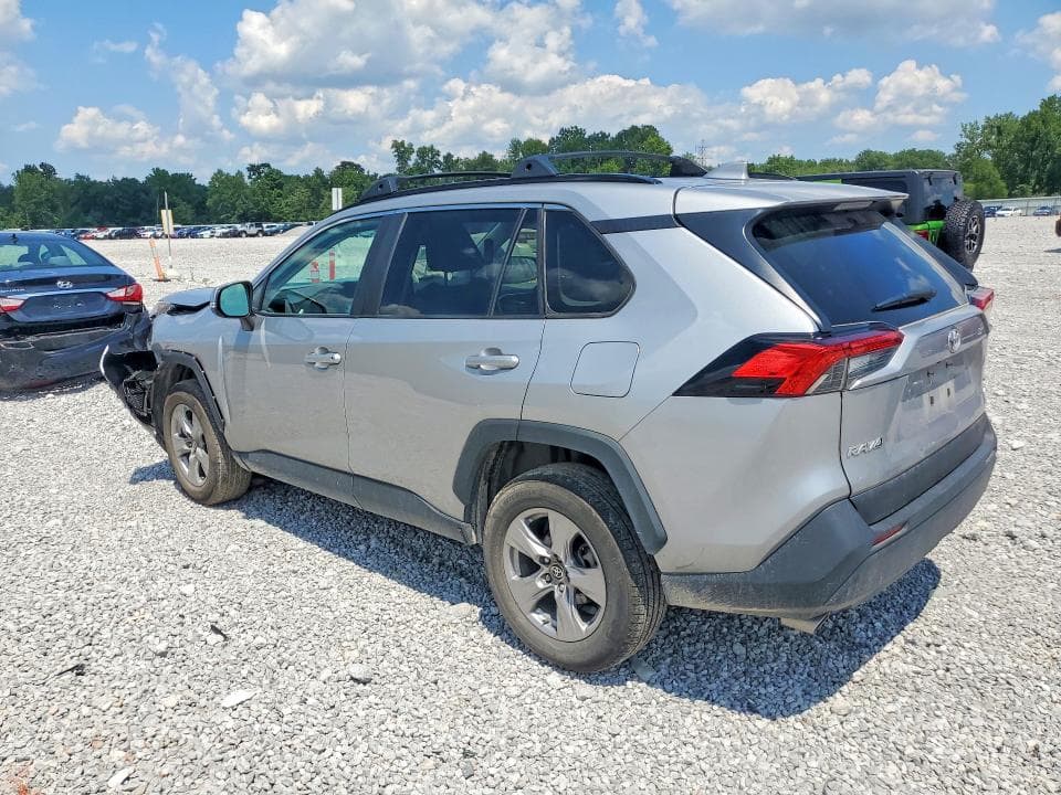 2025 TOYOTA RAV4 XLE 2