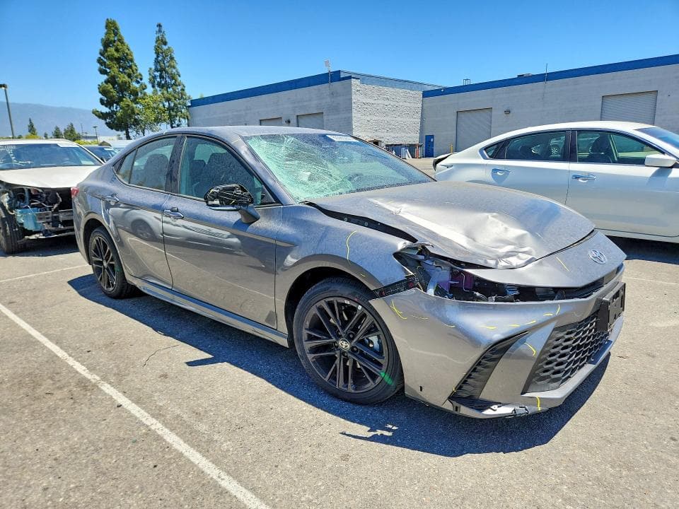 2026 TOYOTA CAMRY SE 4