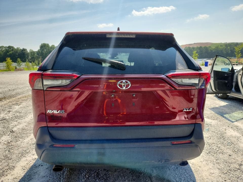 2019 TOYOTA RAV4 XLE 6