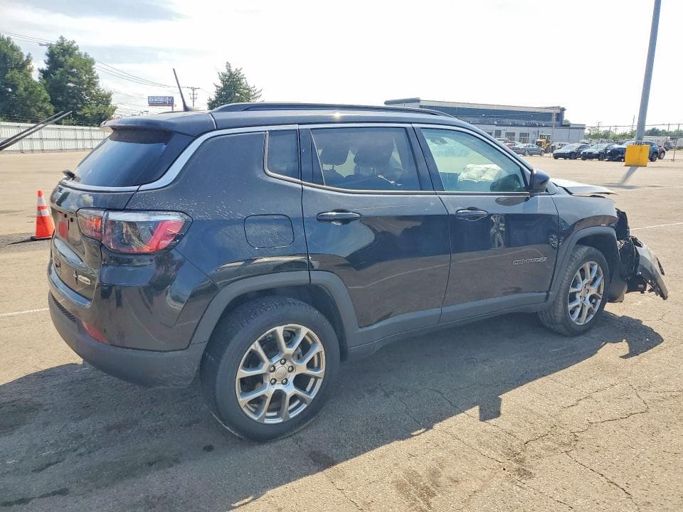 2022 JEEP COMPASS LATITUDE LUX 3
