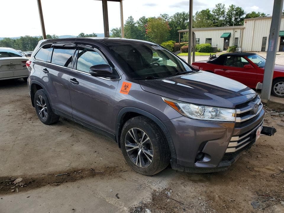 2019 TOYOTA HIGHLANDER LE 4
