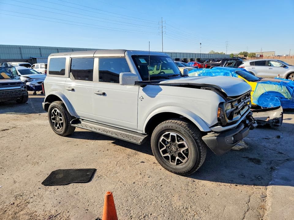 2026 FORD BRONCO OUTER BANKS 4