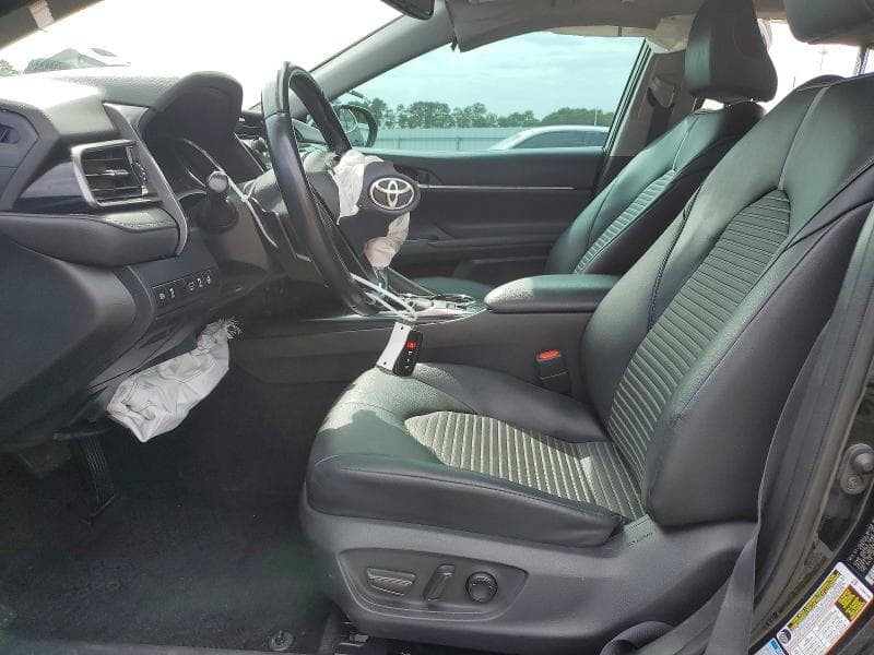 2020 TOYOTA CAMRY SE 7
