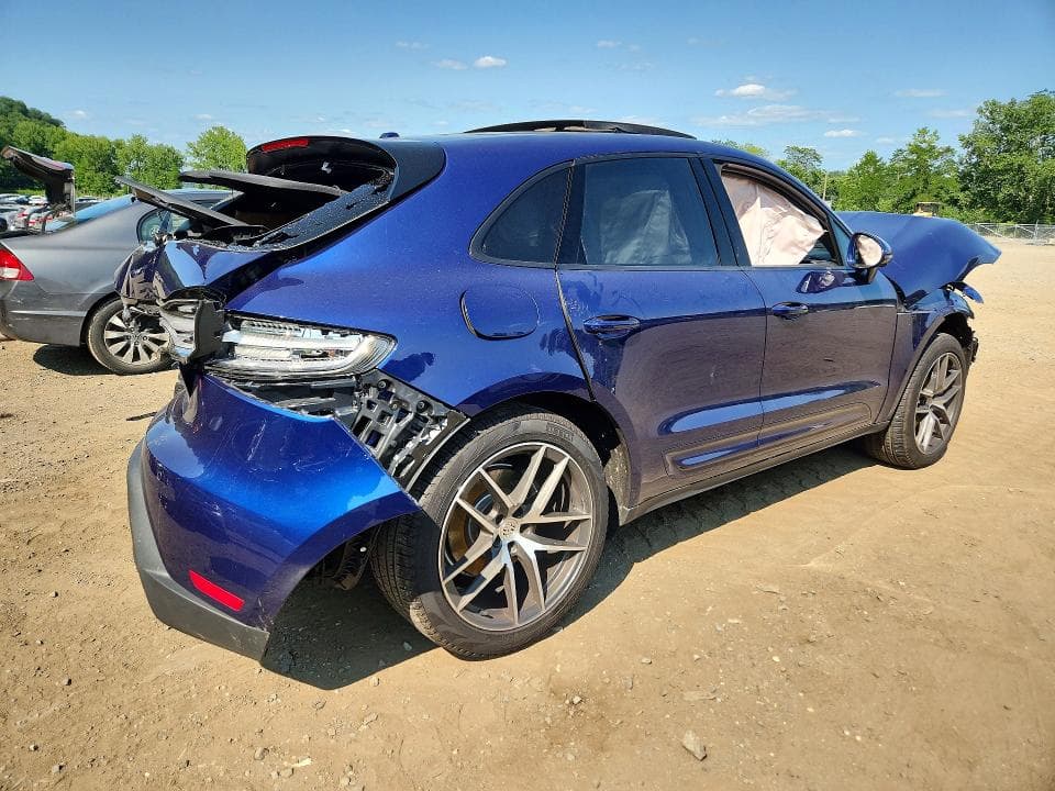 2024 PORSCHE MACAN BASE 3