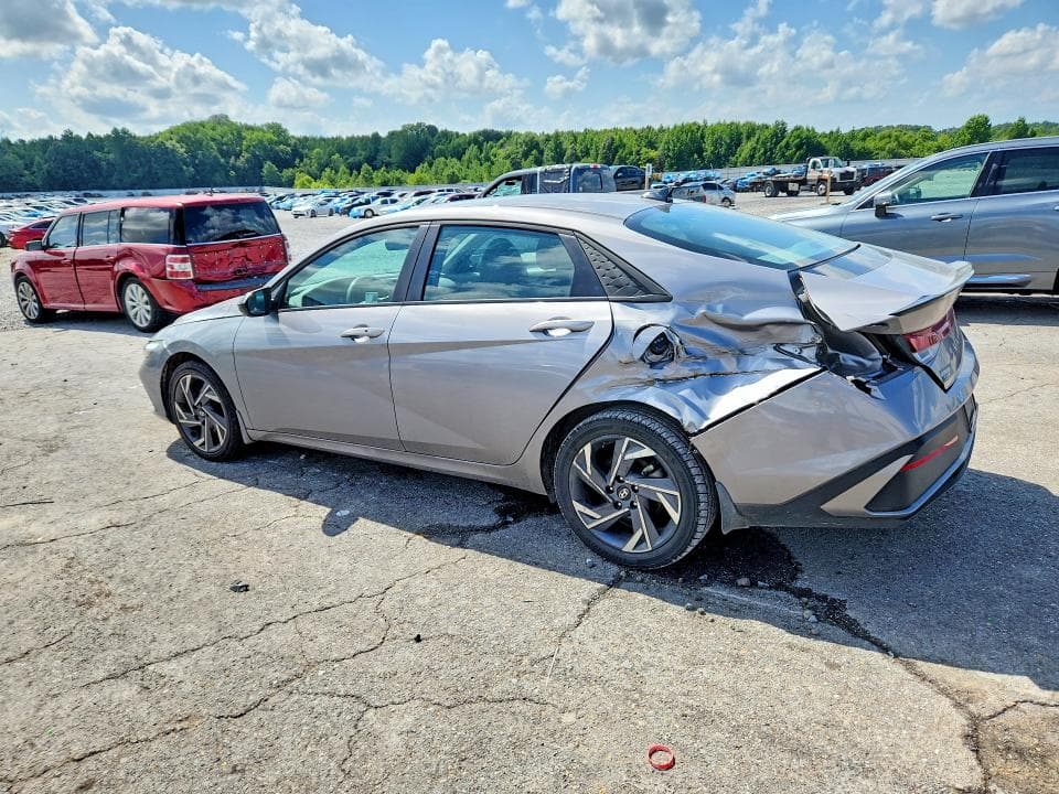 2025 HYUNDAI ELANTRA SEL SPORT 2