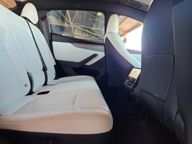 2026 TESLA MODEL Y 10