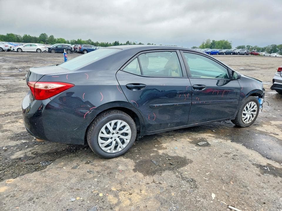 2018 TOYOTA COROLLA LE 3