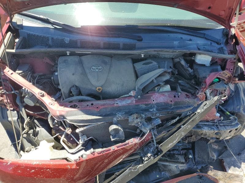 2019 TOYOTA SIENNA LE 12