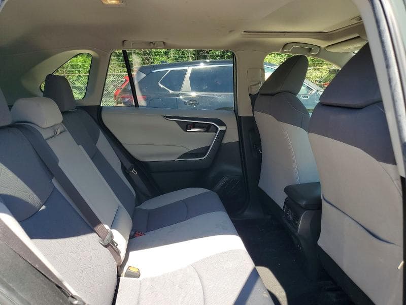 2019 TOYOTA RAV4 XLE 11