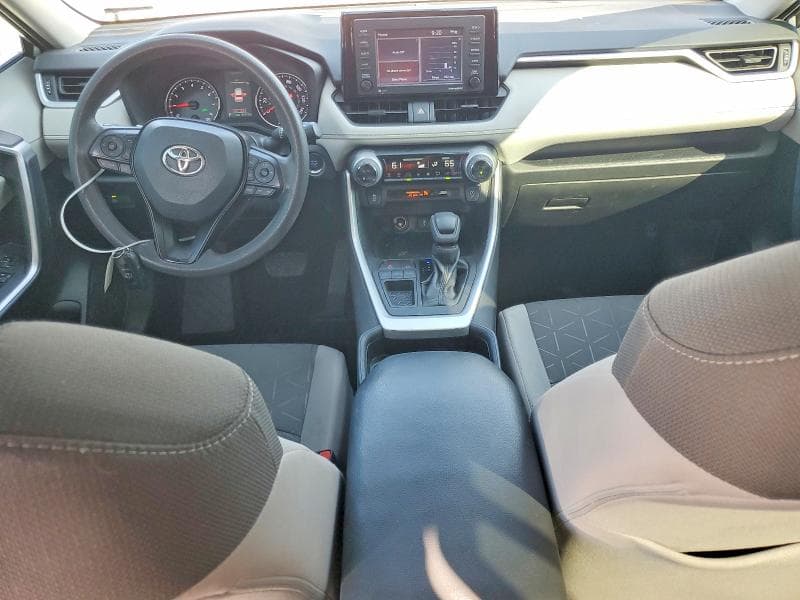 2021 TOYOTA RAV4 XLE 8