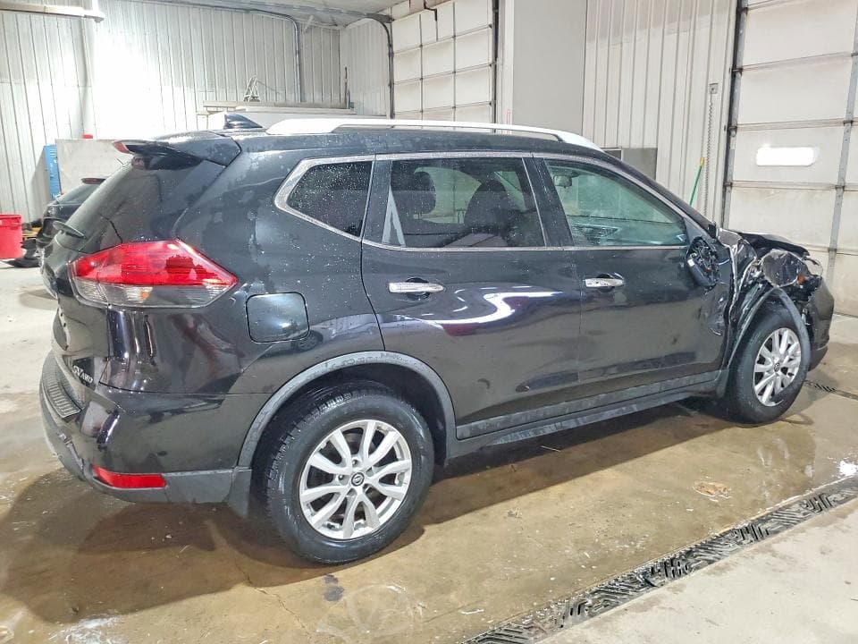 2017 NISSAN ROGUE SV 3