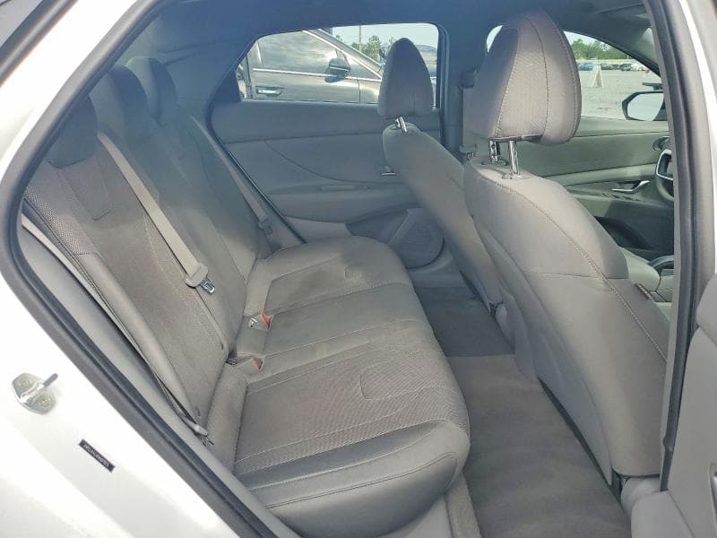 2022 HYUNDAI ELANTRA SE SE 10
