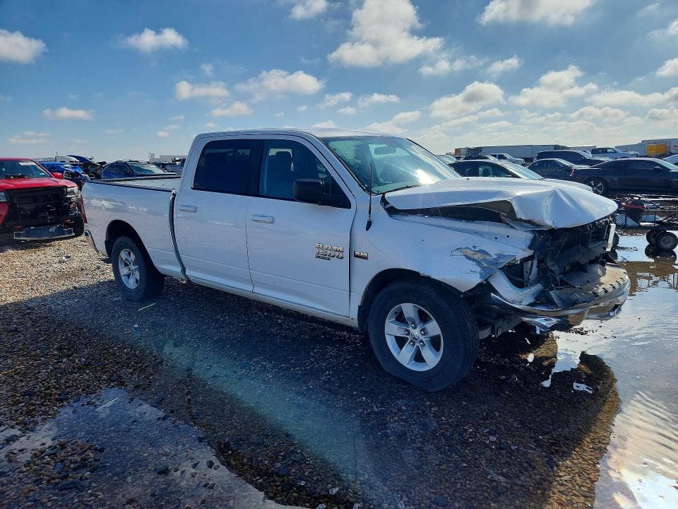 2019 RAM 1500 CLASSIC SLT 4