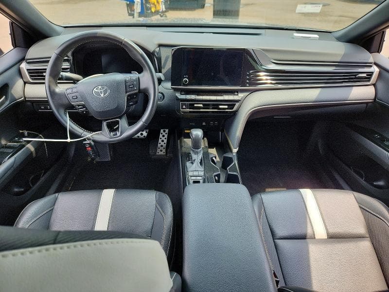 2025 TOYOTA CAMRY SE 8