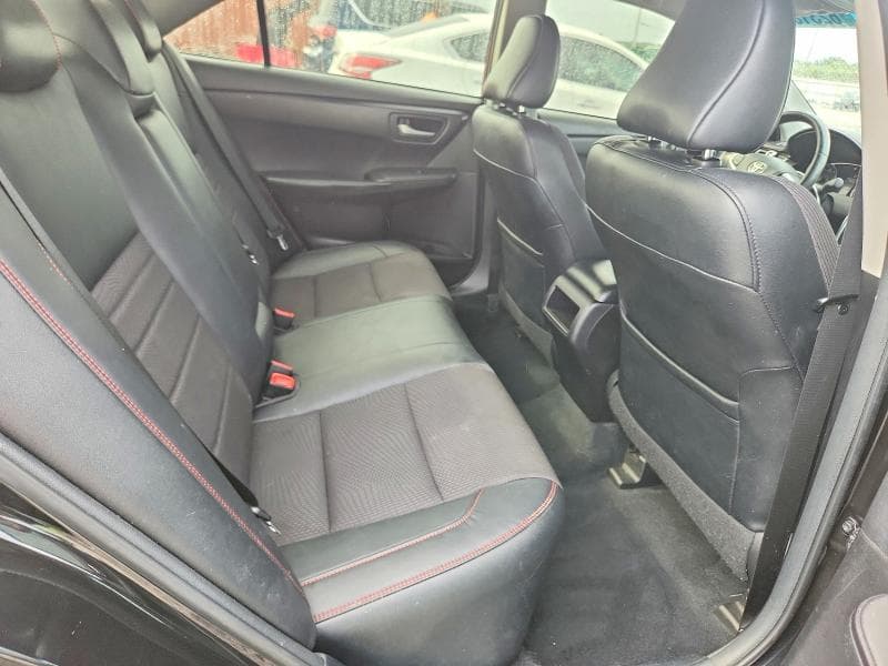 2017 TOYOTA CAMRY SE 10