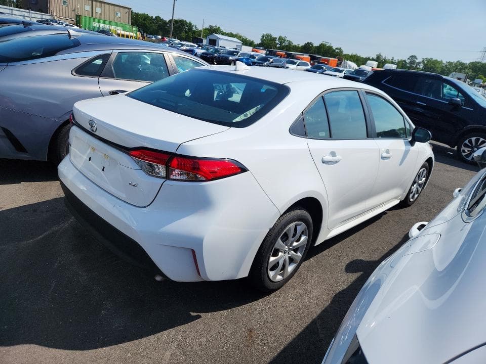 2026 TOYOTA COROLLA LE 3