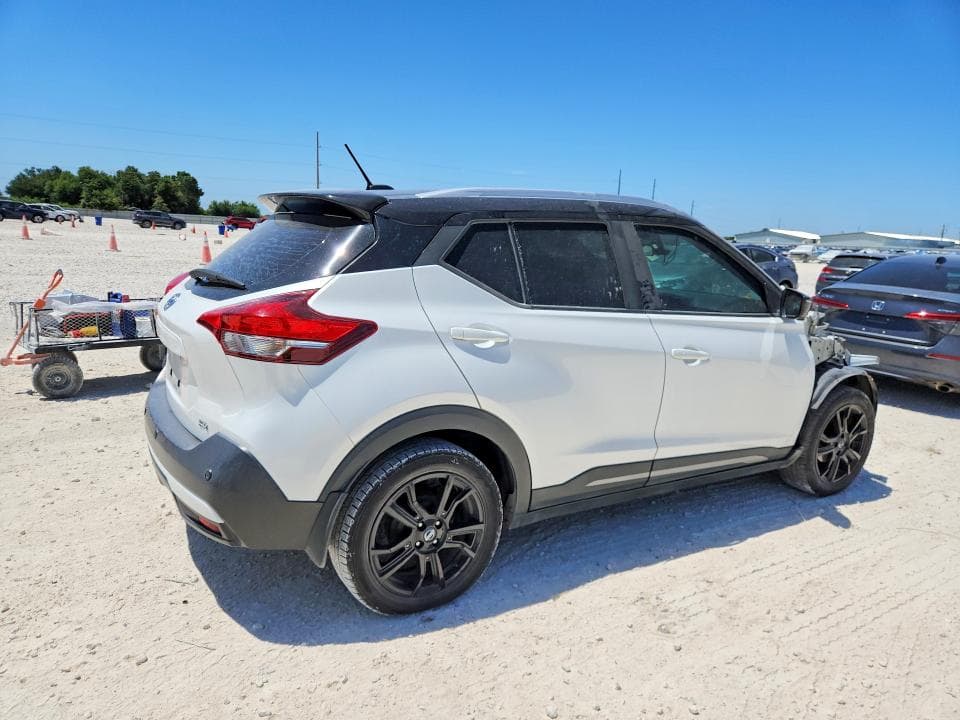 2020 NISSAN KICKS SR 3