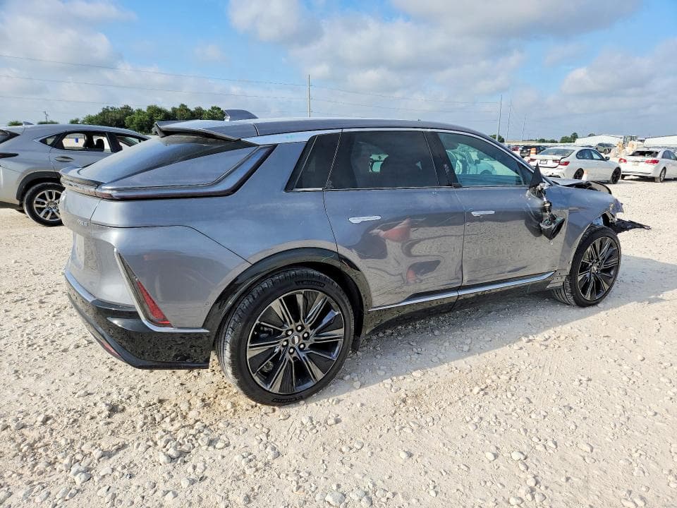 2023 CADILLAC LYRIQ LUXURY 3