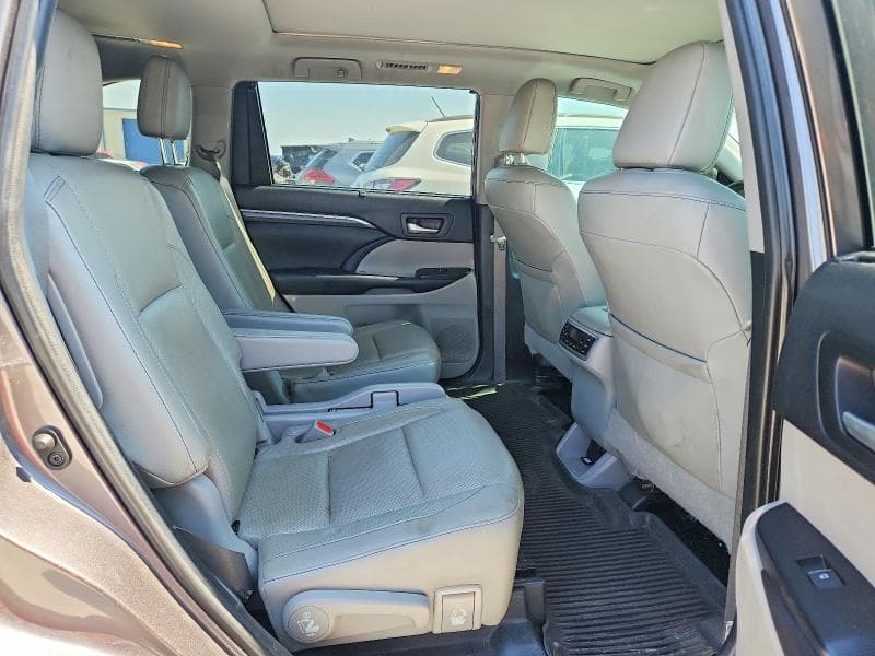 2019 TOYOTA HIGHLANDER LIMITED PLATINUM 11