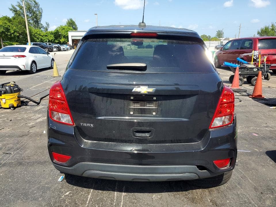 2020 CHEVROLET TRAX LS 6