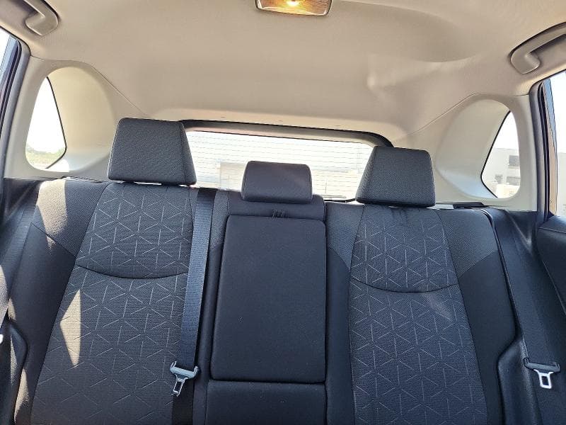 2020 TOYOTA RAV4 XLE 10