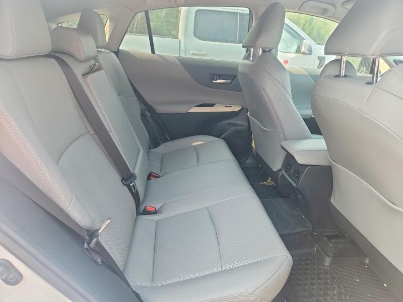 2024 TOYOTA VENZA LE 11