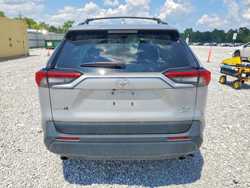 2025 TOYOTA RAV4 XLE 6