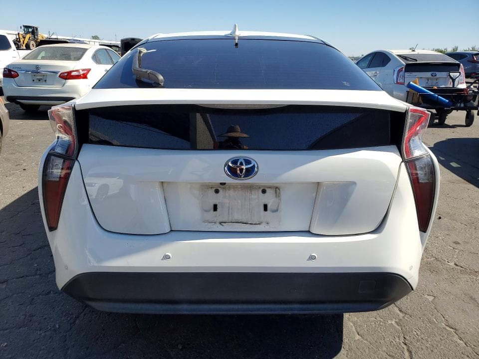 2018 TOYOTA PRIUS THREE 6